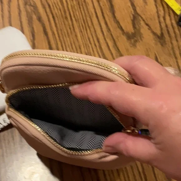 NWT mali & lili crossbody - Picture 5 of 7